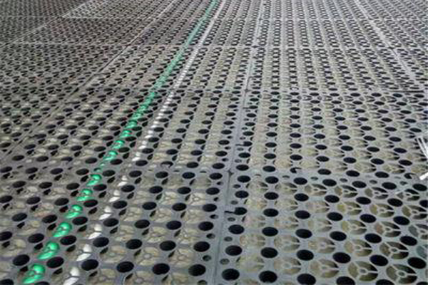 蓄排水板的施工方法及注意事项有哪些呢？  第1张