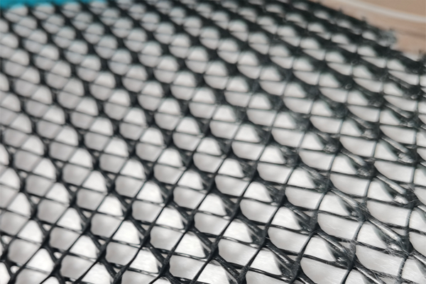 深入了解复合排水网的铺设方法，掌握技巧全解析！  第2张