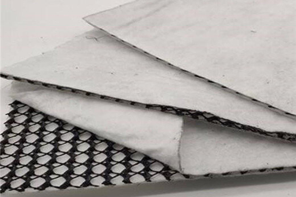 复合排水网与复合排水隔离垫对比分析：差异与应用。  第2张