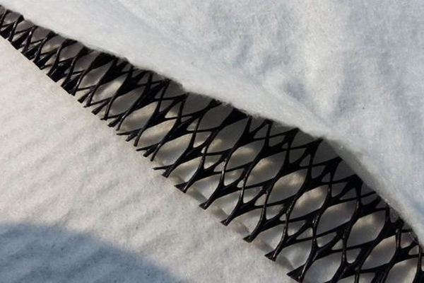 复合土工排水网性能与环保特性分析