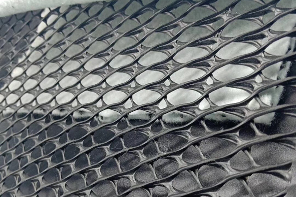 使用复合排水网可以增加道路使用寿命吗 第2张